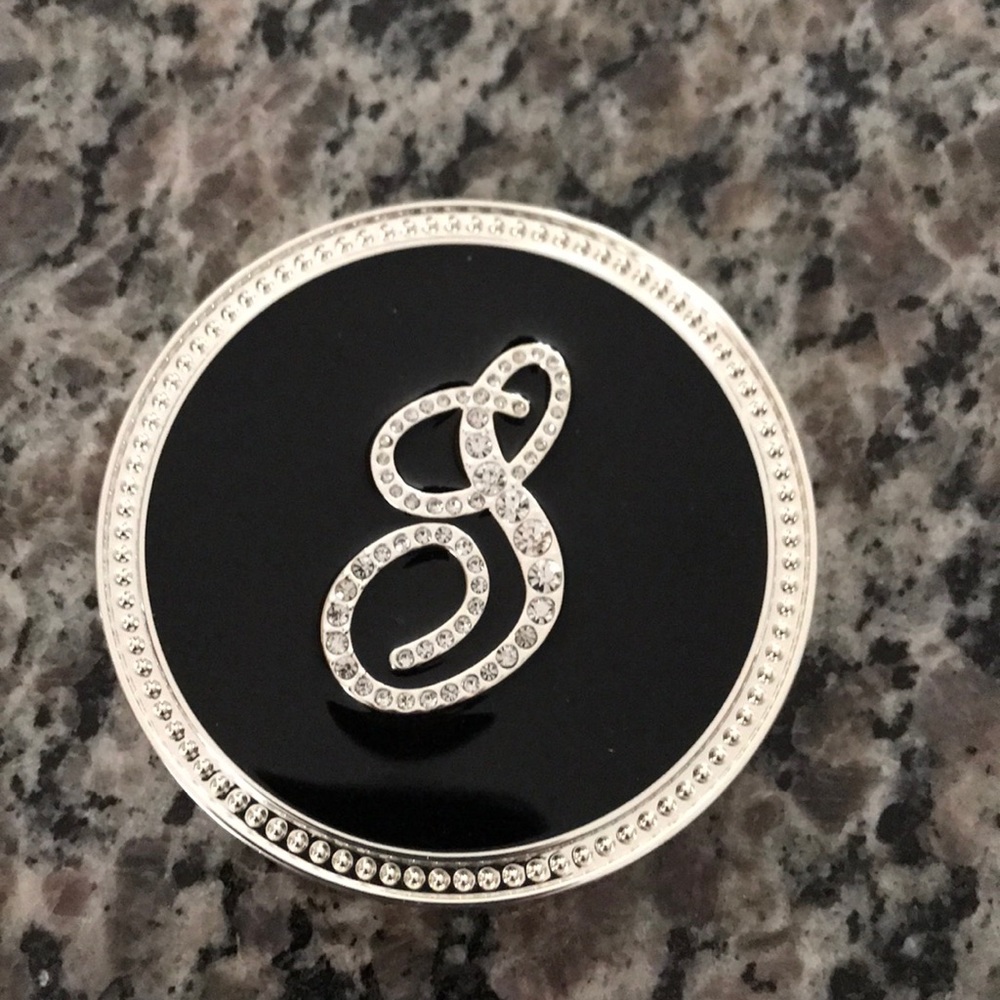 Makeup compact mirror